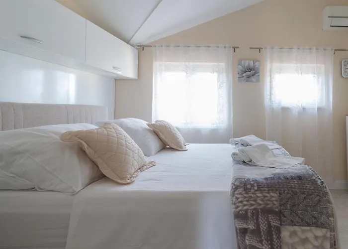 Apartament Medanic *
