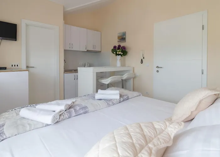 Apartament Medanic *